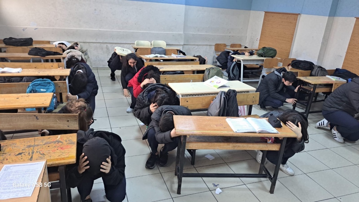 Selahaddin Eyyubi Mesleki ve Teknik Anadolu Lisesi Deprem Tatbikatı